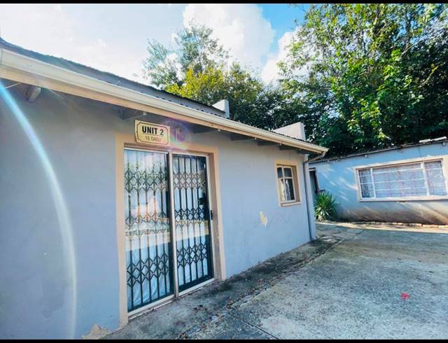 8 BEDROOM HOUSE FOR SALE IN PRIMROSE